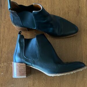 Everlane booties made in Italy size 9